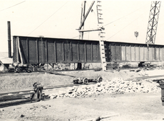 Men working on the flying fox 10.03.1925